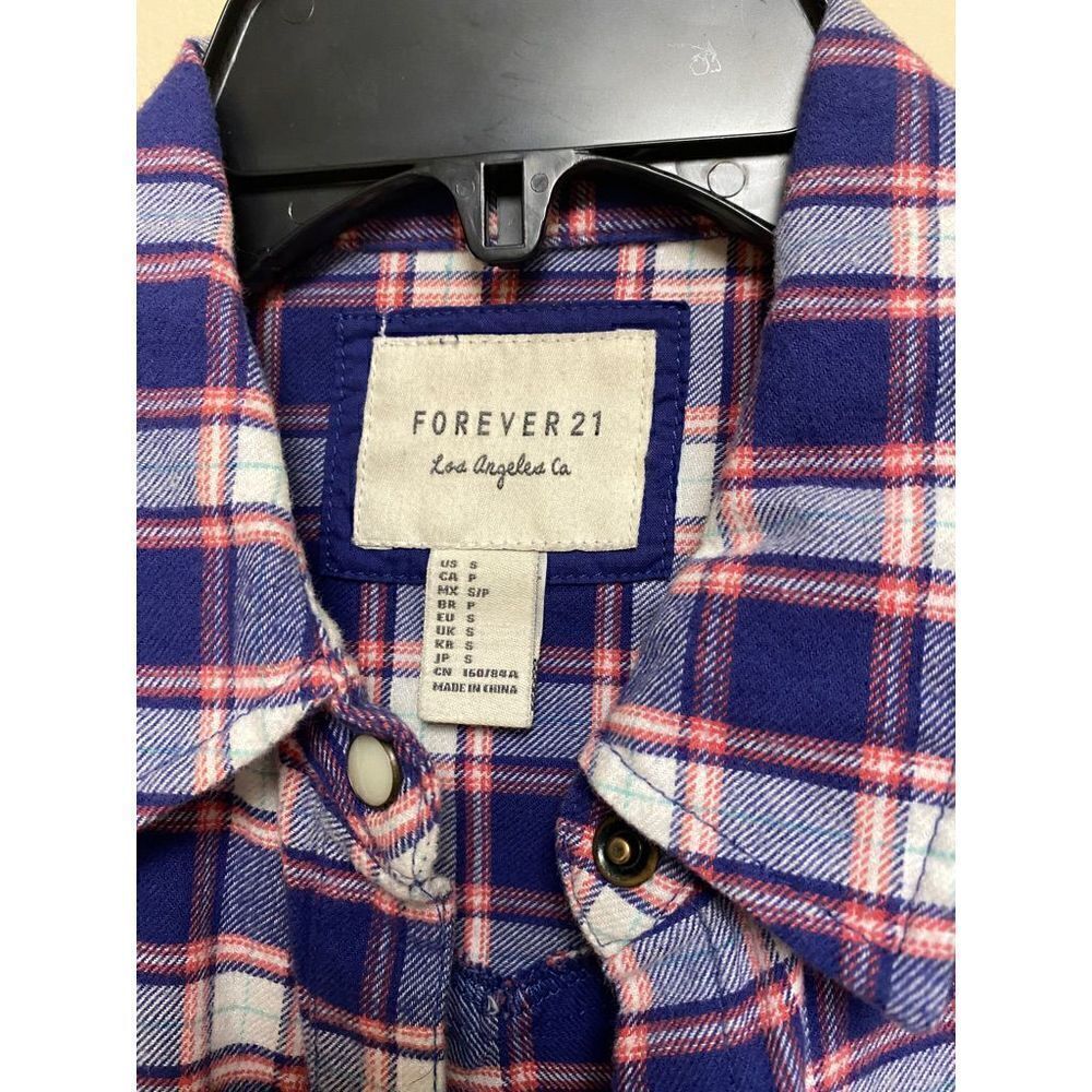 Forever21 flannel shirt with pearl snap buttons - Picture 3 of 5